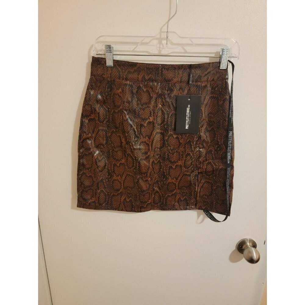 Pretty Little Thing Mini Skirt NWT Womens Size 6 Faux Reptile Pattern